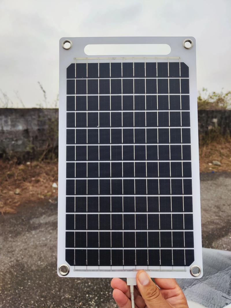 简析太阳能电池板表面颜色不均现象